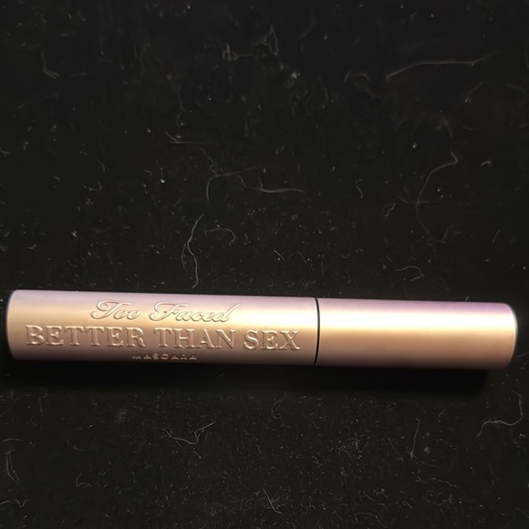 Too Faced Voluptuous Volume - Picture 3 of 3